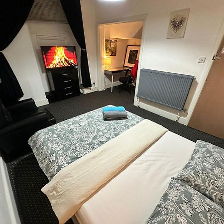 Whitechapel Station Rooms R1 伦敦 外观 照片